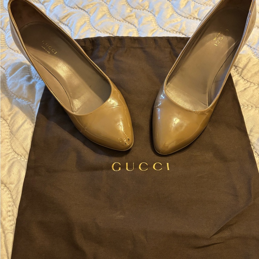 Gucci Women's Tan Wedge Pumps-size US 7